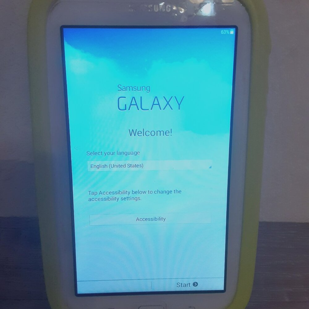 Samsung Galaxy Tab E Lite 8GB Wi-Fi 7 inch Tablet - White With Green Case